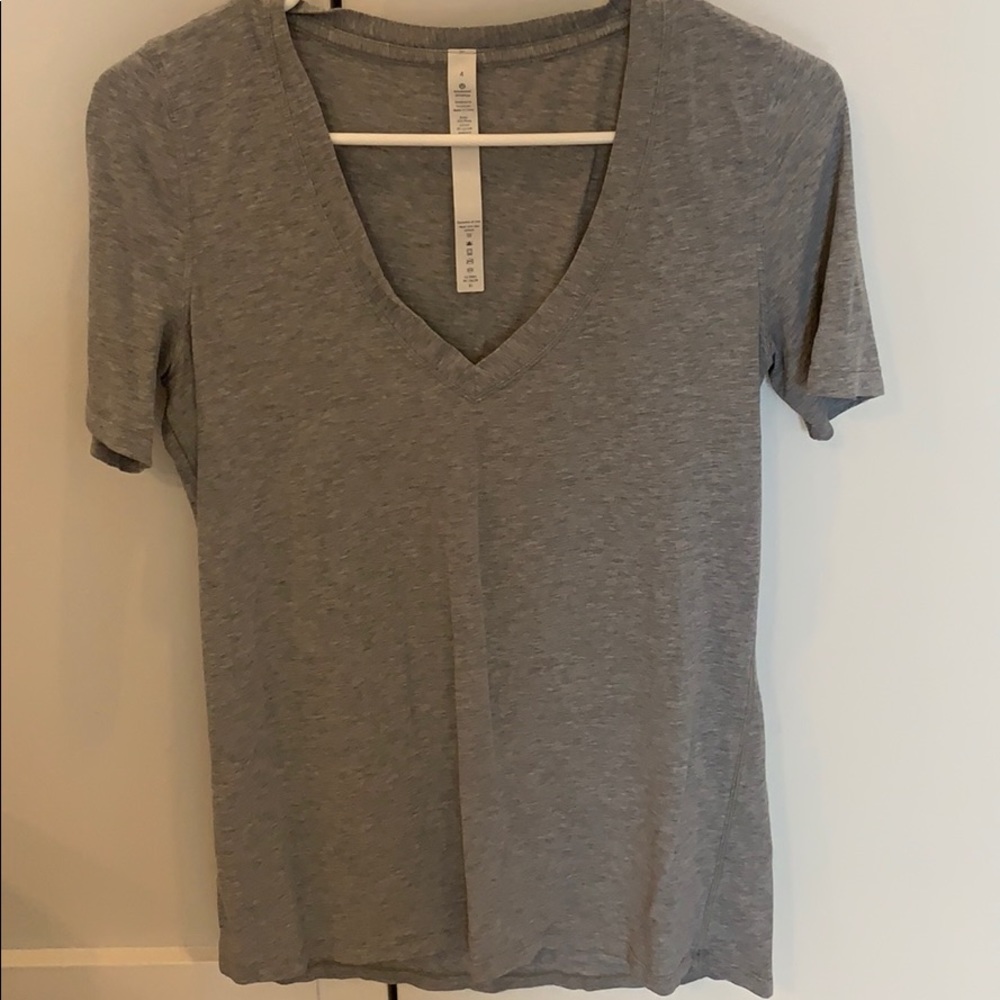 Lulu Lemon Grey V-Neck T-shirt Size 4